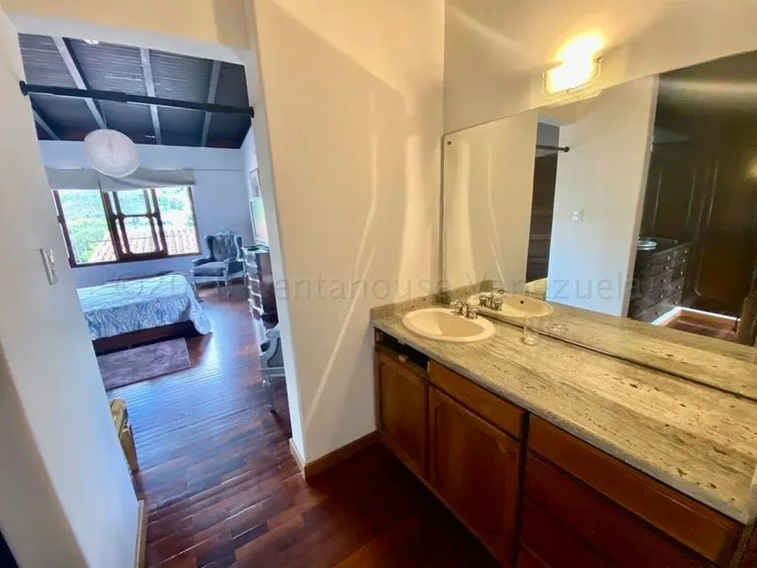 Casa (Duplex) en Venta en Prados del Este, Distrito Metropolitano - 19