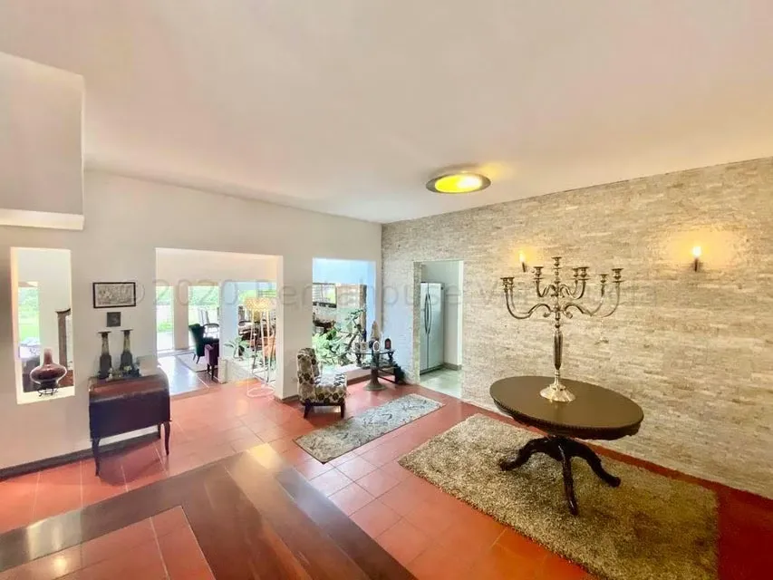 Casa (Duplex) en Venta en Prados del Este, Distrito Metropolitano - 3