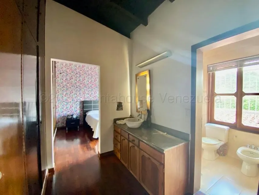 Casa (Duplex) en Venta en Prados del Este, Distrito Metropolitano - 23