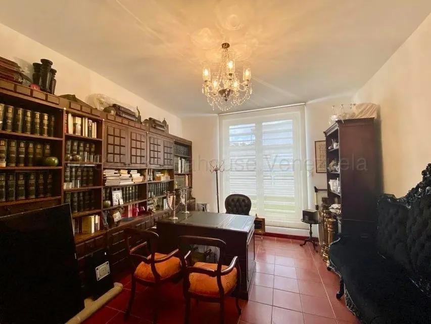Casa (Duplex) en Venta en Prados del Este, Distrito Metropolitano - 25