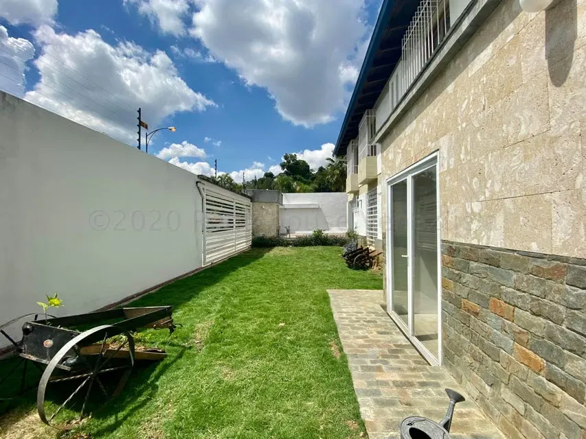 Casa (Duplex) en Venta en Prados del Este, Distrito Metropolitano - 28