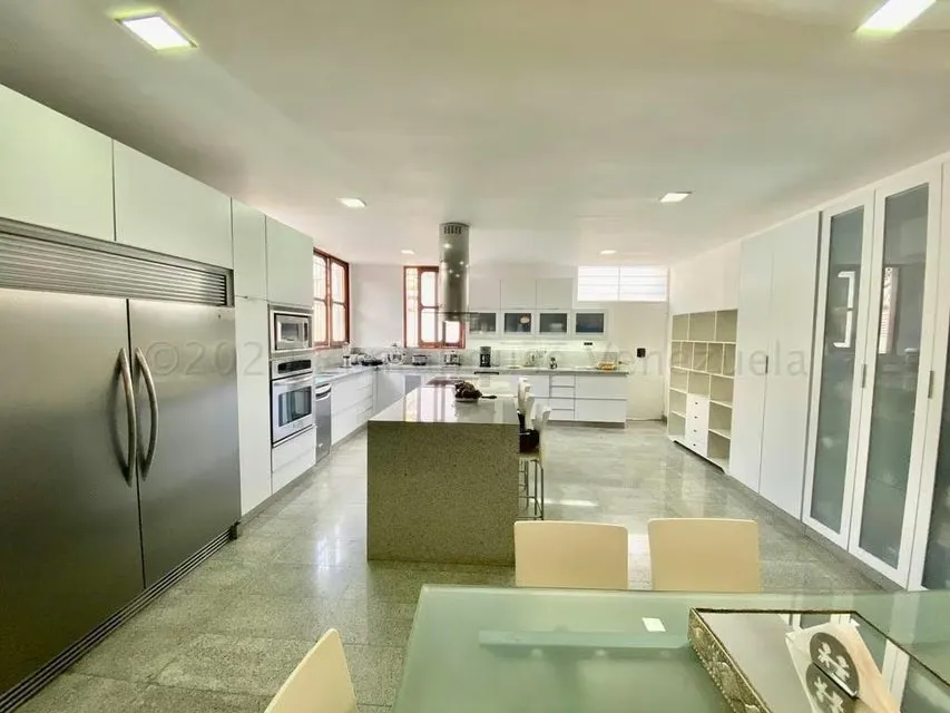 Casa (Duplex) en Venta en Prados del Este, Distrito Metropolitano - 4