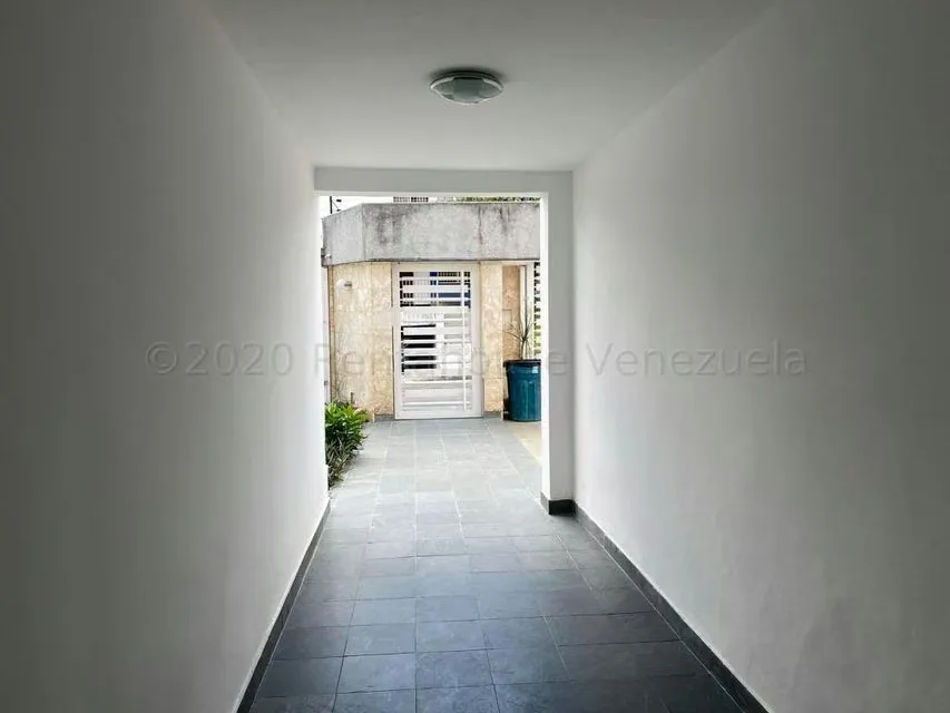 Casa (Duplex) en Venta en Prados del Este, Distrito Metropolitano - 31