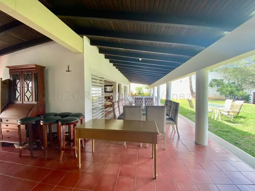 Casa (Duplex) en Venta en Prados del Este, Distrito Metropolitano - 10