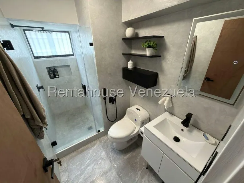 Apartamento (1 Nivel) en Venta en Parroquia La Candelaria, Distrito Metropolitano - 12