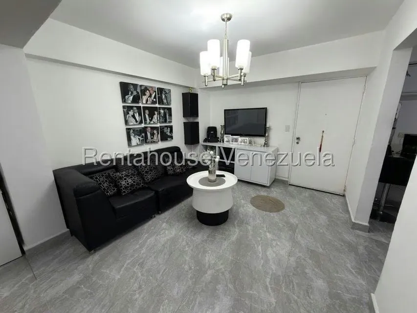 Apartamento (1 Nivel) en Venta en Parroquia La Candelaria, Distrito Metropolitano - 4