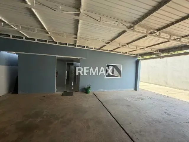 VENTA OFICINA COMERCIAL CON CASA DE UNA HABITACION - 14