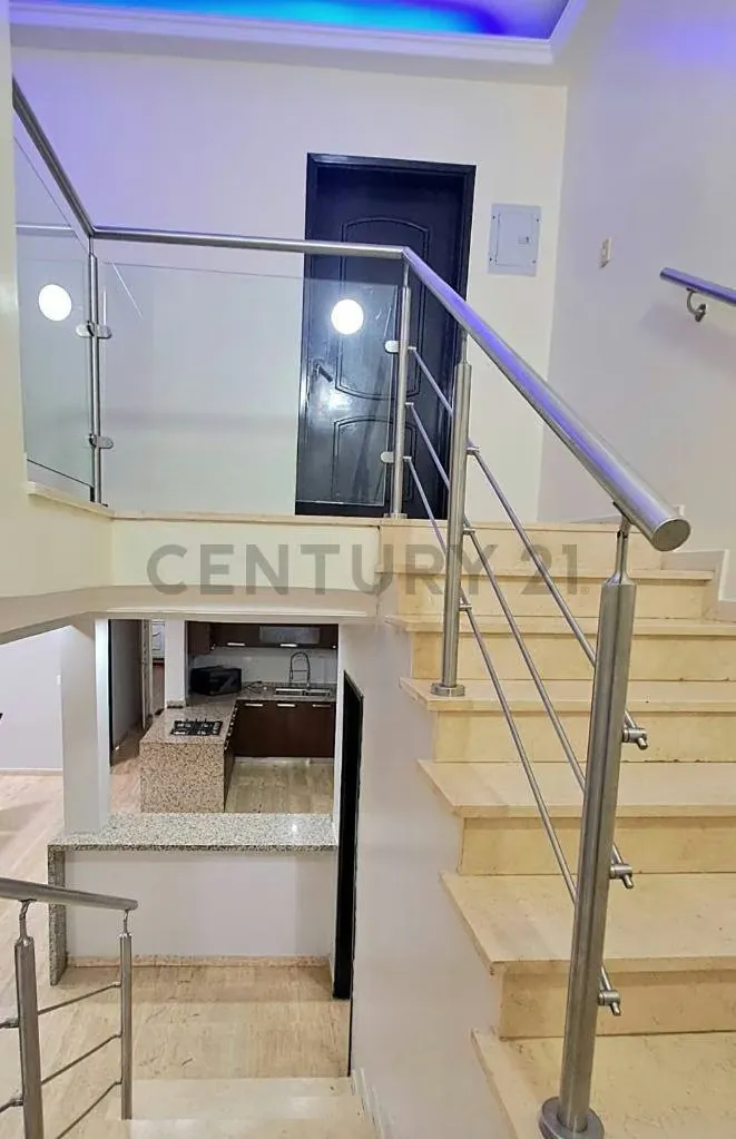Se vende Town House actualizado - 4