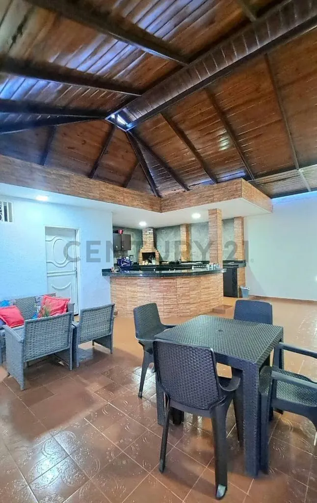Se vende Town House actualizado - 5