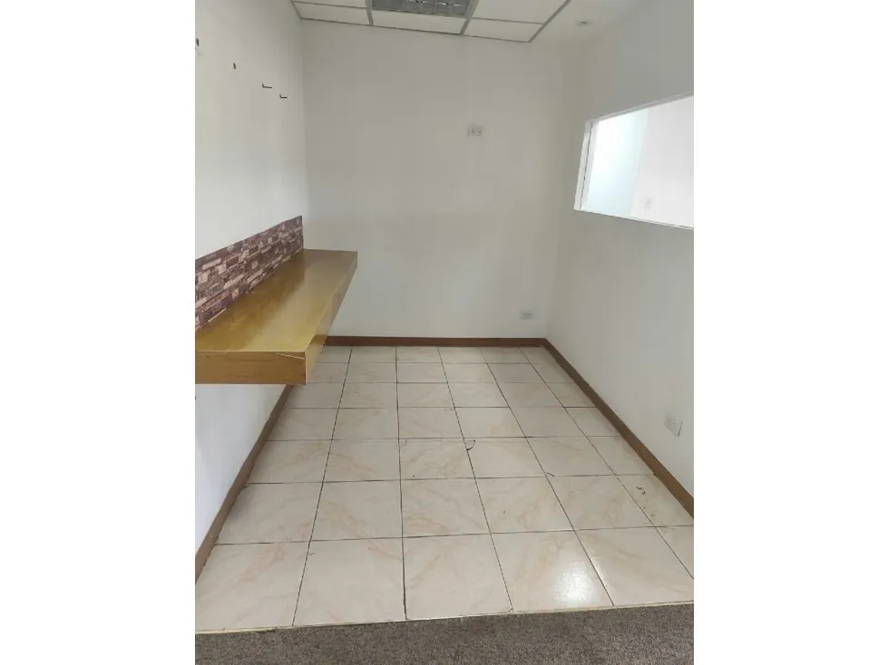 OFICINA ALQUILER 85 MTS2 TORRE BAZAR BOLÍVAR - 11
