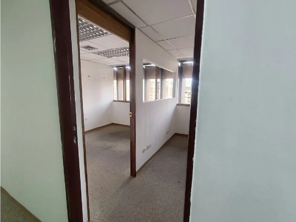 OFICINA ALQUILER 85 MTS2 TORRE BAZAR BOLÍVAR - 9