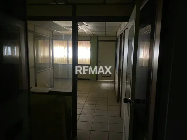 SE VENDE OFICINA AL LADO DE LA ALCALDÍA DE VALENCIA C.C. ORION - 2