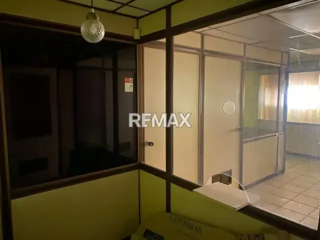 SE VENDE OFICINA AL LADO DE LA ALCALDÍA DE VALENCIA C.C. ORION - 3