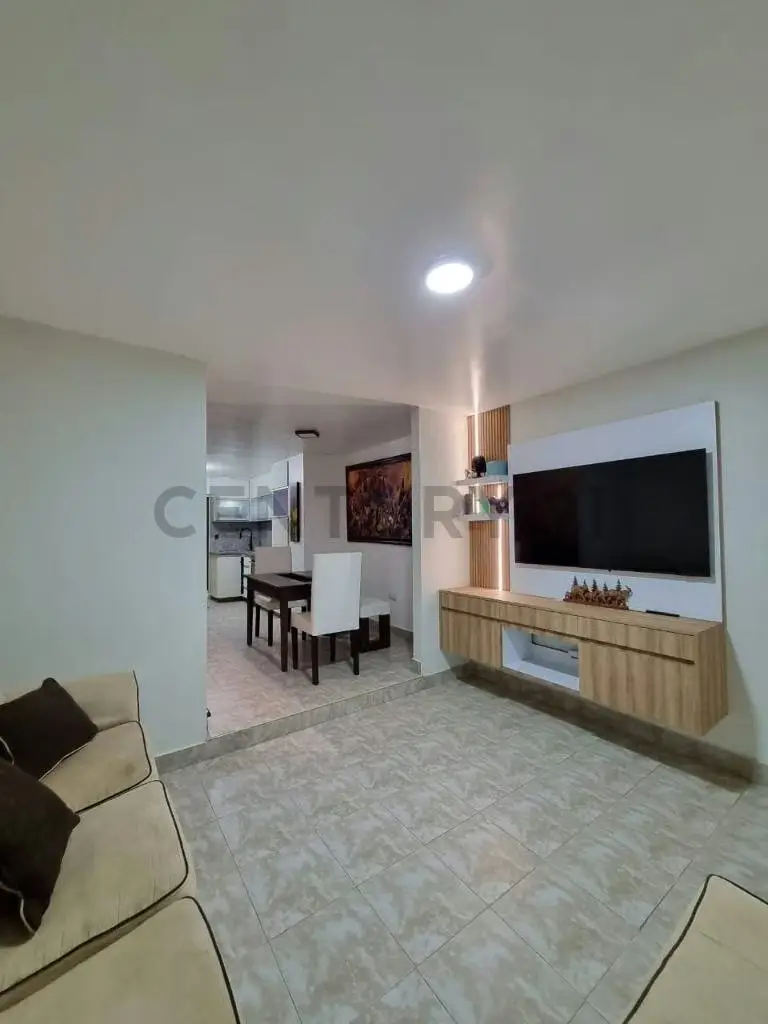 Townhouse en Venta Urb Terrazas de la Ensenada 2, semiamoblado y equipado.