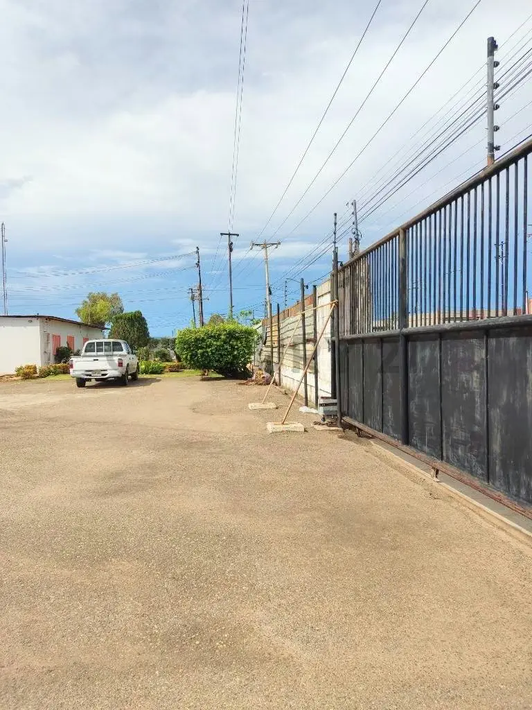 Empresa para construcción, en zona industrial sur - 2