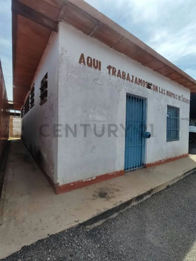 Empresa para construcción, en zona industrial sur - 32