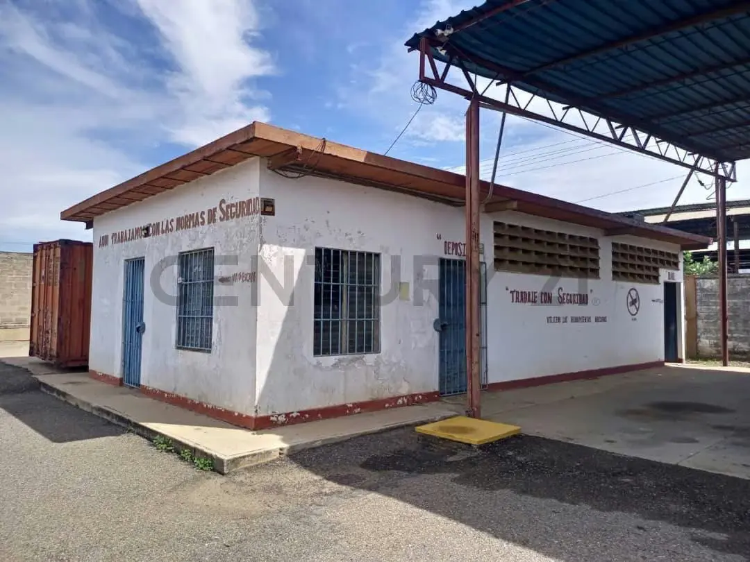 Empresa para construcción, en zona industrial sur - 33