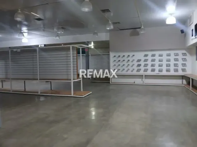 Se Alquilan Local Comercial en excelente ubicación Coro Edo Falcón - 3