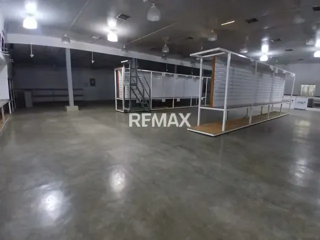 Se Alquilan Local Comercial en excelente ubicación Coro Edo Falcón - 5