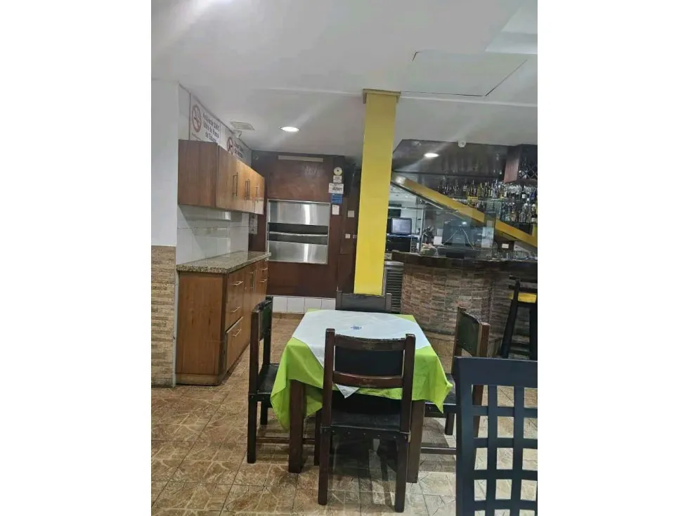 Vendo local/restaurante a pie de calle 392m Sabana Grande 2261 - 2