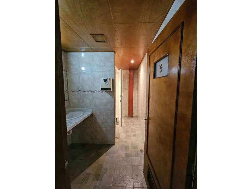 Vendo local/restaurante a pie de calle 392m Sabana Grande 2261 - 11