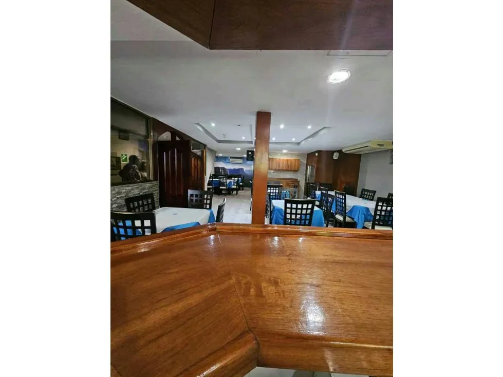 Vendo local/restaurante a pie de calle 392m Sabana Grande 2261 - 12