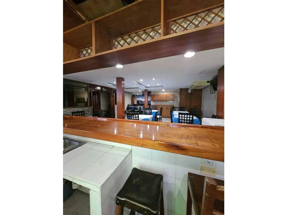 Vendo local/restaurante a pie de calle 392m Sabana Grande 2261 - 15