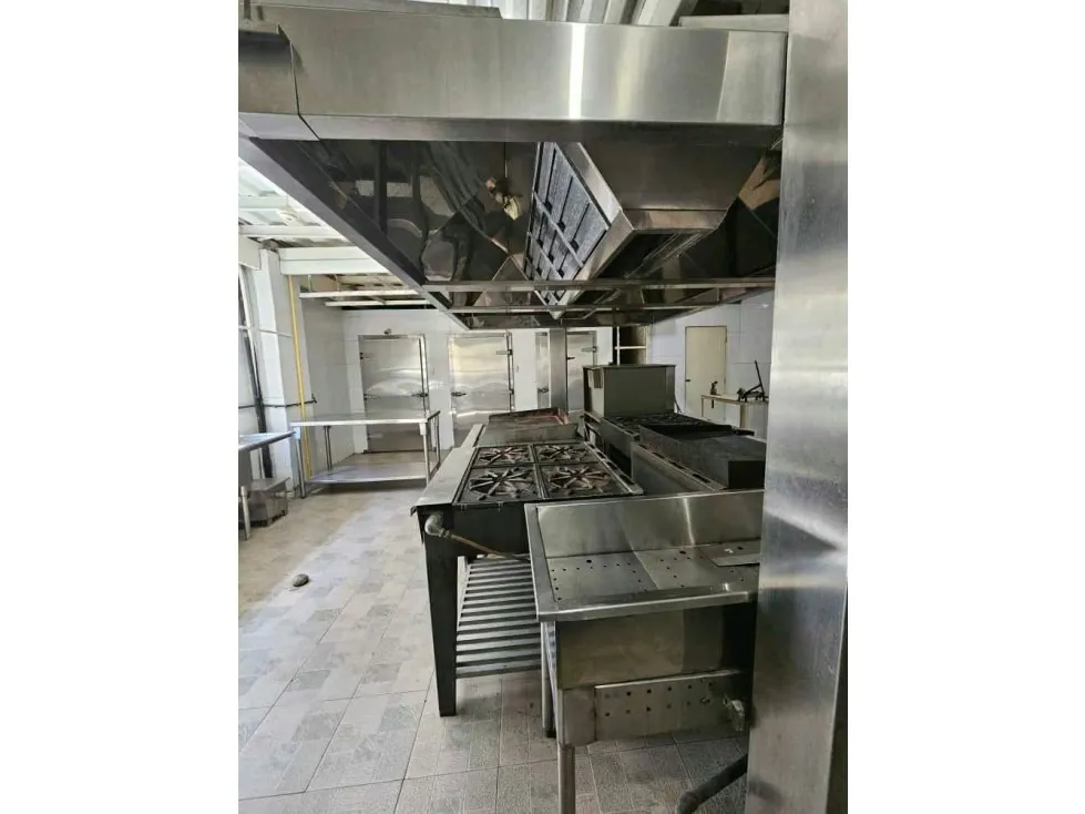 Vendo local/restaurante a pie de calle 392m Sabana Grande 2261 - 20