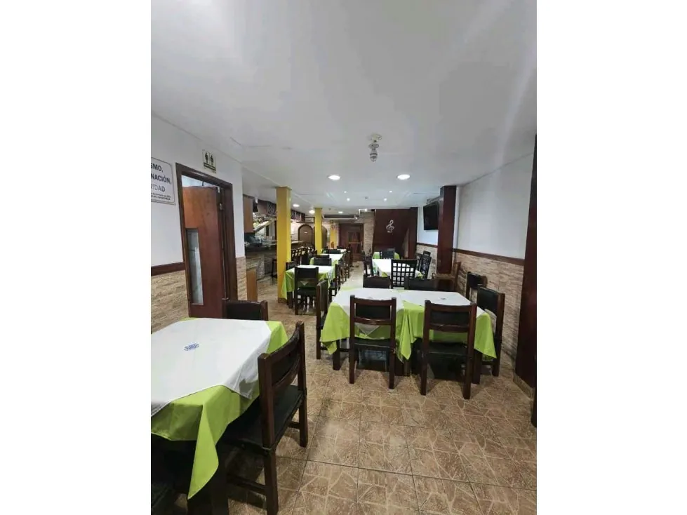 Vendo local/restaurante a pie de calle 392m Sabana Grande 2261 - 8