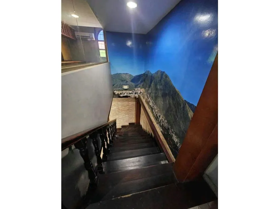 Vendo local/restaurante a pie de calle 392m Sabana Grande 2261 - 9