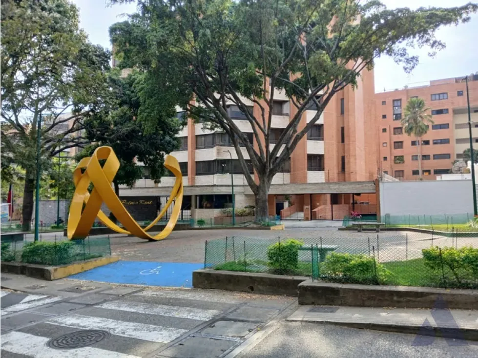 Vendo apartamento 285m2, 4H/5B/4E, MALETERO, URB Campo Alegre7758