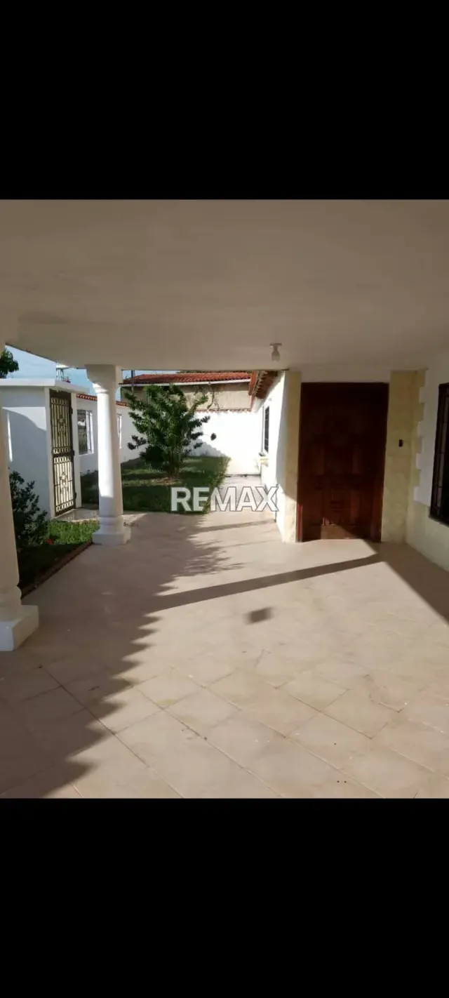 Vendo Casa Quinta en Av bella vista, Urb Reina Paulina - 11