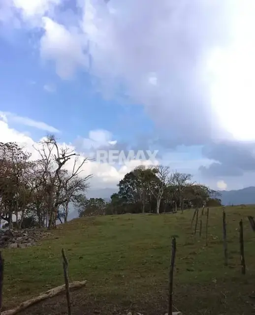 TERRENO EN VENTA EN LOMAS DE CUBIRO