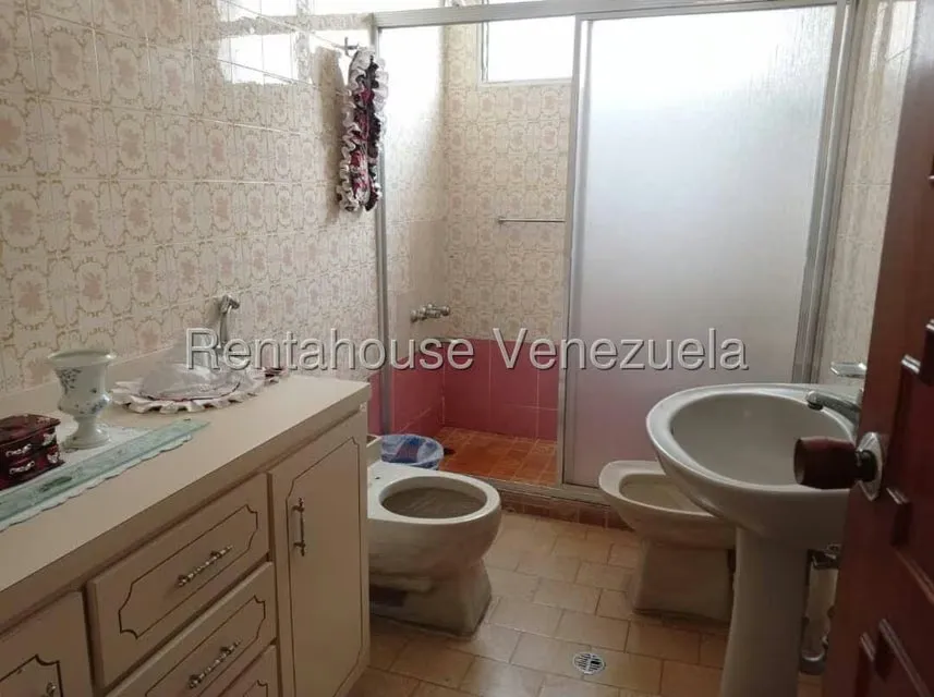 Casa (Multipes Niveles) en Venta en Las Palmas, Distrito Metropolitano - 24