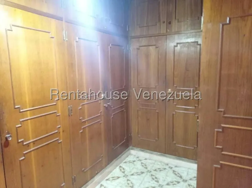 Casa (Multipes Niveles) en Venta en Las Palmas, Distrito Metropolitano - 28