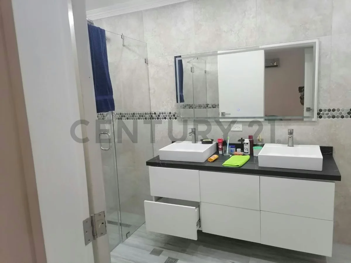 Exquisita Quinta Recién Remodelada en Prados del Este - 26
