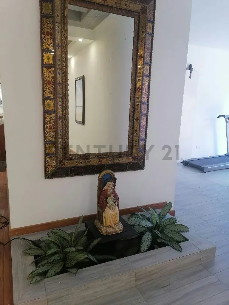 Exquisita Quinta Recién Remodelada en Prados del Este - 30