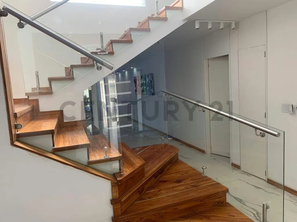 Exquisita Quinta Recién Remodelada en Prados del Este - 33