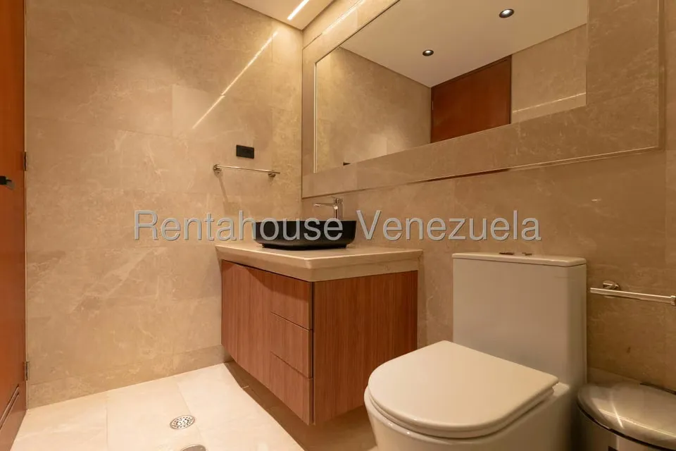 Apartamento (1 Nivel) en Venta en Campo Alegre, Distrito Metropolitano - 23