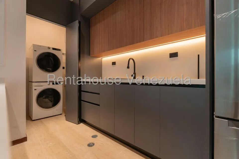 Apartamento (1 Nivel) en Venta en Campo Alegre, Distrito Metropolitano - 25