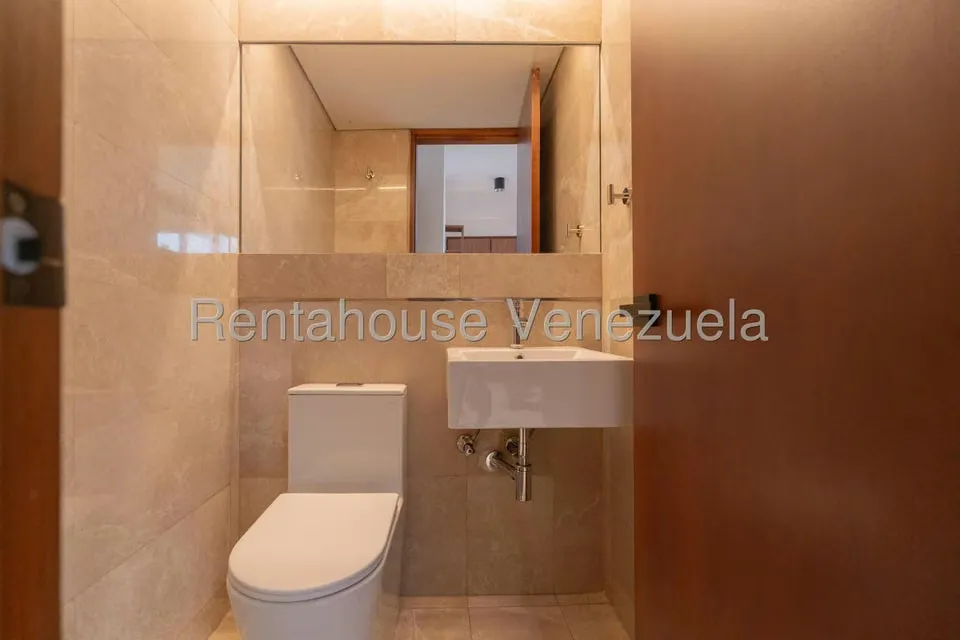 Apartamento (1 Nivel) en Venta en Campo Alegre, Distrito Metropolitano - 26