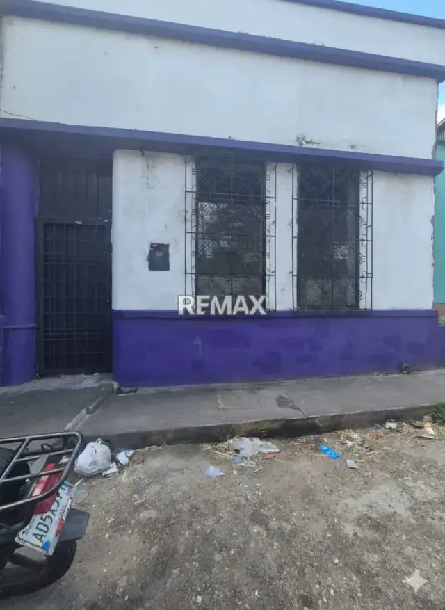 Casa Comercial. Alquiler. Centro