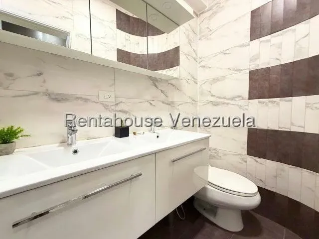 Apartamento (1 Nivel) en Venta en Triangulo del Este, Lara - 18