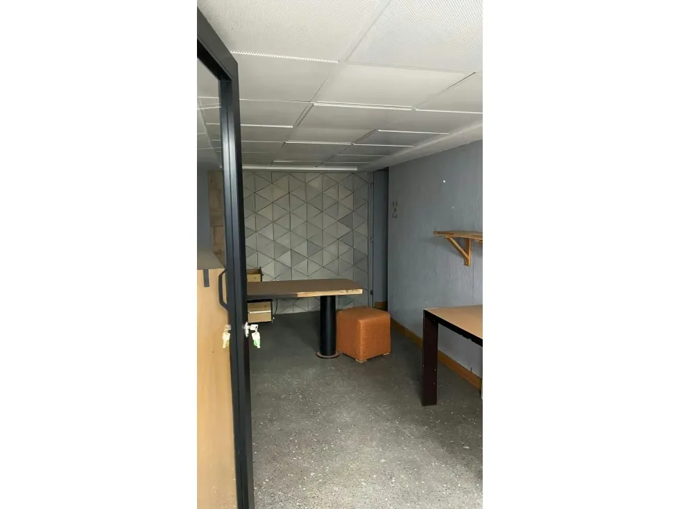 Alquilo local industrial 1000m2 La Yaguara 6010 - 9