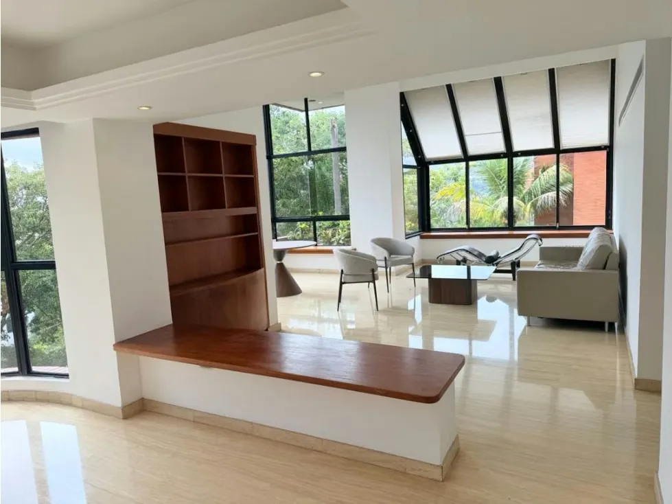 Se Alquila apto 225m2 Colinas de Valle Arriba 3H + S/ 3.5 B +S/ 3P - 4