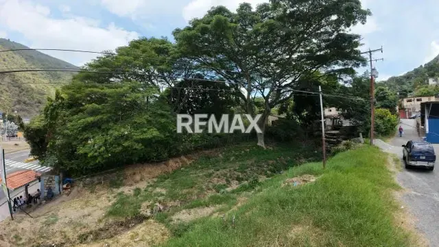 En venta de terreno en Trujillo capital ubicado en la Av principal entrando a Trujillo al frente del Circuito judicial penal - 2