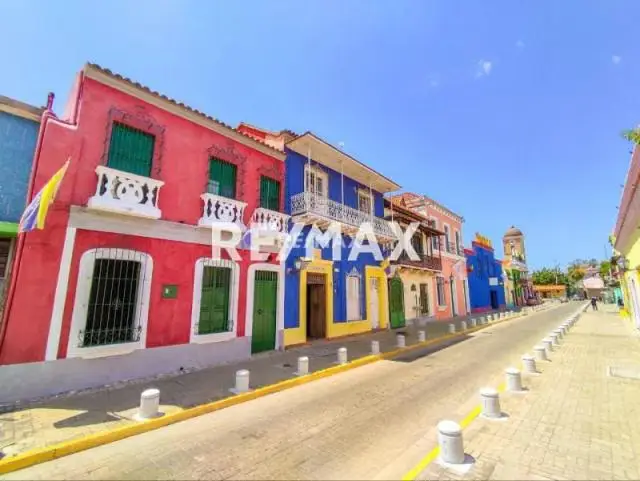 En venta hermosa Posada Turística en Puerto Cabello a 1 cuadra del Malecón