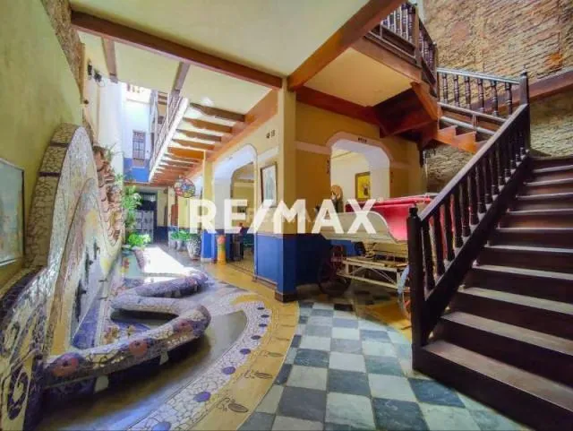 En venta hermosa Posada Turística en Puerto Cabello a 1 cuadra del Malecón - 2