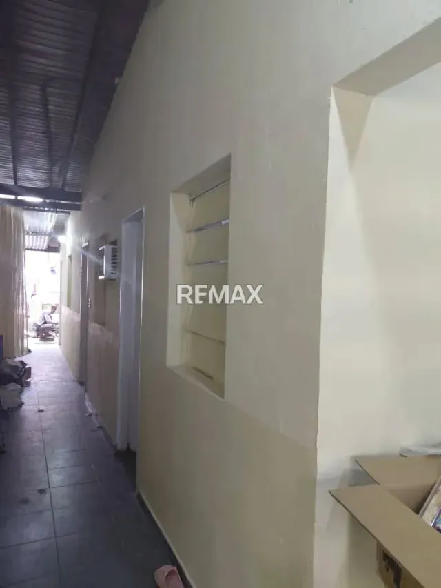 Vende Casa en zona comercial, a remodelar, Urb. Los Colorados, Valencia . - 2