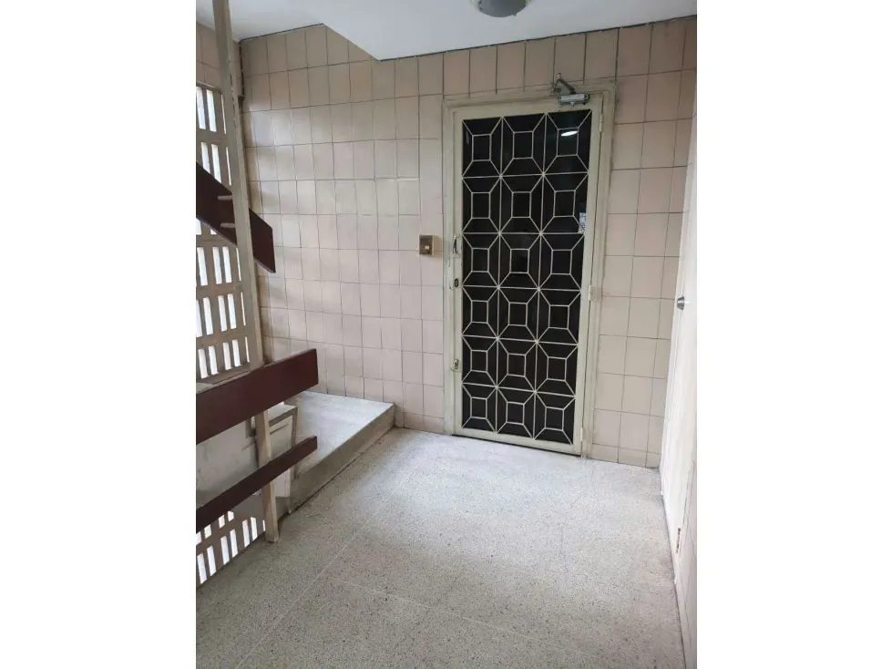 Oficina / Consultorio Médico de 108 m² en la Av. Libertador con Estac. - 4